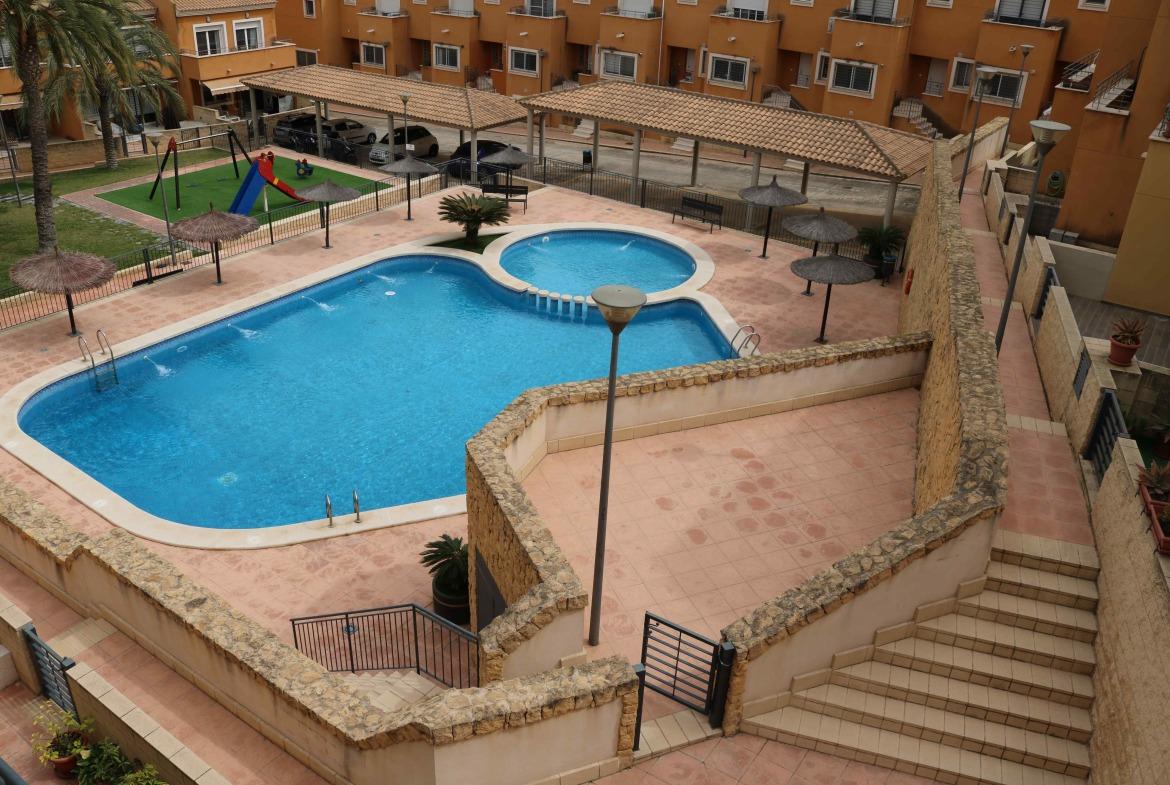 Luxury townhouse with pool in Alenda Golf